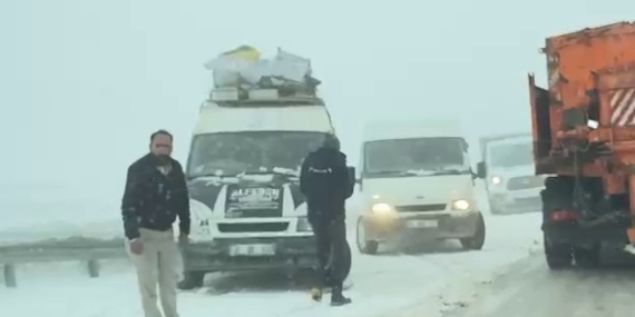 palandoken-gecidinde-mayis-baskini-kar-ruzgar-ve-yol-mucadelesi-JizHGuTh.jpg