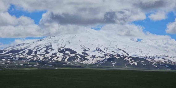 sutey-yaylasi-baharin-ilk-isiklariyla-canlanan-doga-rotasi-YJYau3gc.jpg