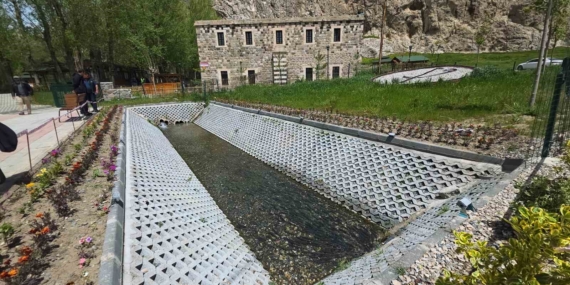 Van Gölü Endemik İncik Kefalleri: Horhor Camii’nin Önünden Su Kanalına Uzanan Kutsal Göç