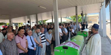 aile-feci-olayi-esini-ve-kizini-kaybeden-kadinin-cenazesi-gozyaslariyla-ugurlandi-3F1eYnxB.jpg
