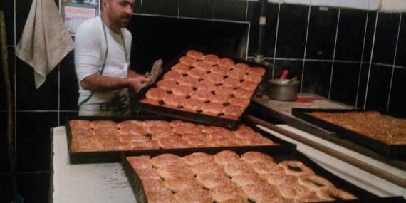 cermik-kaplicalari-ve-bolgesel-corek-lezzeti-turizm-ve-geleneksel-urunler-QV1COZO2.jpg
