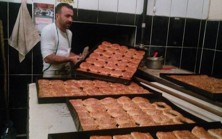 cermik-kaplicalari-ve-bolgesel-corek-lezzeti-turizm-ve-geleneksel-urunler-QV1COZO2.jpg