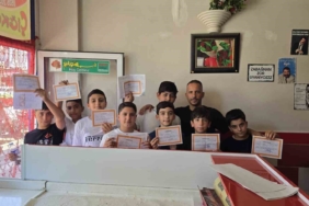 cermikte-takdir-belgesi-alan-ogrencilere-cigkofte-ve-ayran-ikrami-e9m4iaEV.jpg