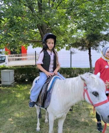 cinarda-150-ogrenci-ve-aileleriyle-geleneksel-piknik-coskusu-OWJftzOO.jpg