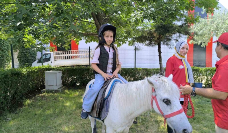 cinarda-150-ogrenci-ve-aileleriyle-geleneksel-piknik-coskusu-OWJftzOO.jpg