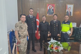 dicle-kaymakami-mustafa-atistan-jandarma-ekibine-kutlama-ve-takdir-IVElEszN.jpg