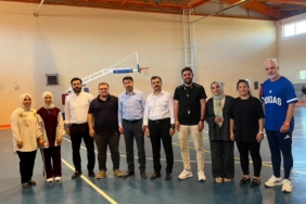 dicle-kaymakamligi-voleybol-sampiyonu-kupayi-tasiyan-basari-agsrKcuJ.jpg
