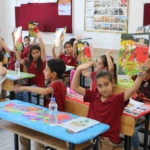 diyarbakirda-egitim-yili-coskuyla-sona-erdi-ogrenciler-karnelerini-aldi-JH3aeLIP.jpg