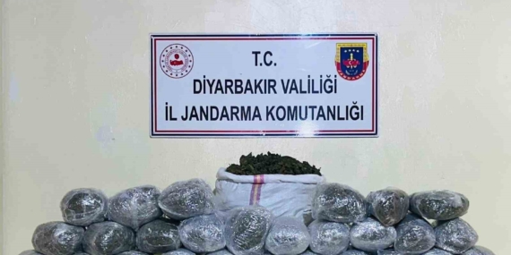 diyarbakirda-jandarma-operasyonunda-buyuk-nefes-kesen-uyusturucu-ele-gecirildi-IyKQAjJW.jpg