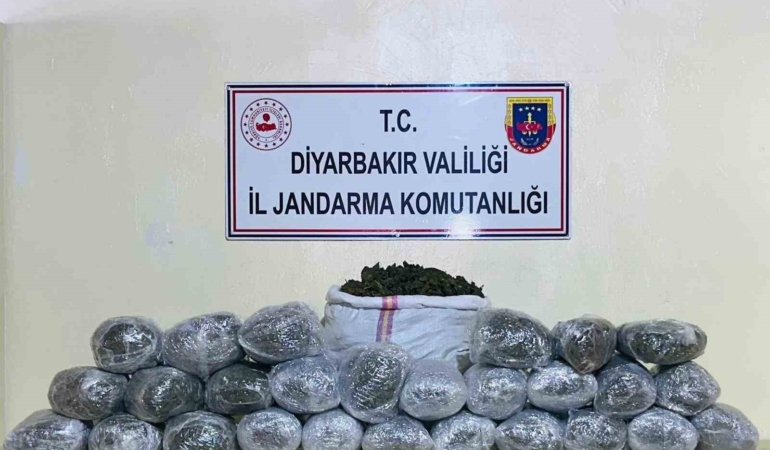 diyarbakirda-jandarma-operasyonunda-buyuk-nefes-kesen-uyusturucu-ele-gecirildi-IyKQAjJW.jpg