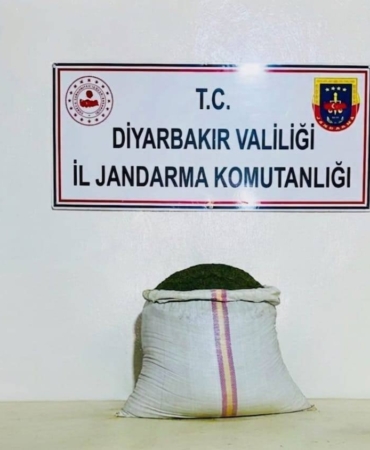 diyarbakirda-jandarma-operasyonunda-esrar-ve-uyusturucu-hap-ele-gecirildi-z6GfHTDm.jpg