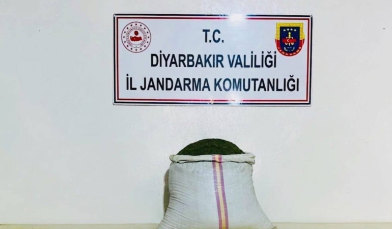 diyarbakirda-jandarma-operasyonunda-esrar-ve-uyusturucu-hap-ele-gecirildi-z6GfHTDm.jpg