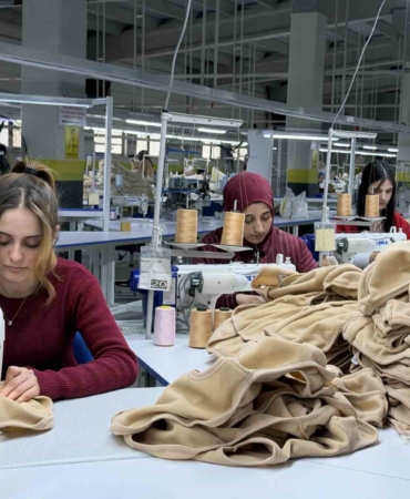 dogubayazittaki-bebek-ve-cocuk-giyim-fabrikasinin-kadin-istihdami-ve-uretim-gucu-XE2DiH3U.jpg