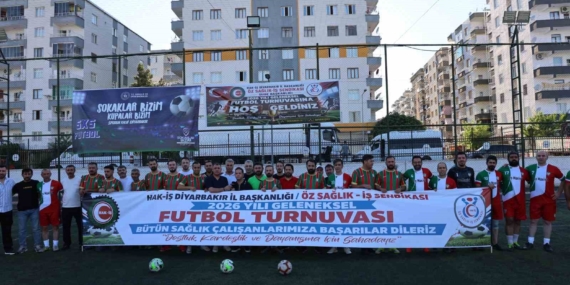 Dostluk ve Dayanışma İçin Futbol Turnuvası Başladı: Sağlık ve Sosyal Hizmet Emekçileri Birlikte Sahada