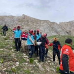 pulumurde-asiri-engebeli-arazide-dusen-kisi-icin-5-saatlik-kurtarma-operasyonu-Y76TEUET.jpg