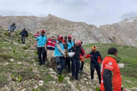 pulumurde-asiri-engebeli-arazide-dusen-kisi-icin-5-saatlik-kurtarma-operasyonu-Y76TEUET.jpg
