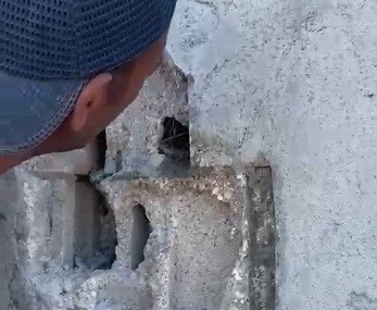 Sıva Çalışması Sırasında İçerden Gelen Kuş Seslerini Farkeden Usta, Yavru Kuşları Kurtardı