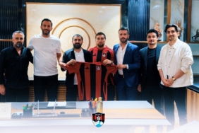 vanspor-fk-ozan-can-kokcuyu-resmen-kadrosuna-katti-besiktasli-orkun-kokcunun-agabeyi-transfer-edildi-peNT9MmQ.jpg