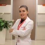 yaz-tatilinde-ekran-kullanimi-saglikli-aliskanliklar-icin-uzman-rehberi-7litH8Ml.jpg