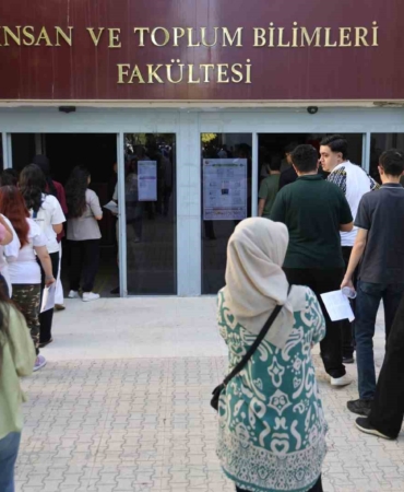 yks-ayt-basladi-elazigda-sinav-heyecani-devam-ediyor-V172KuqN.jpg