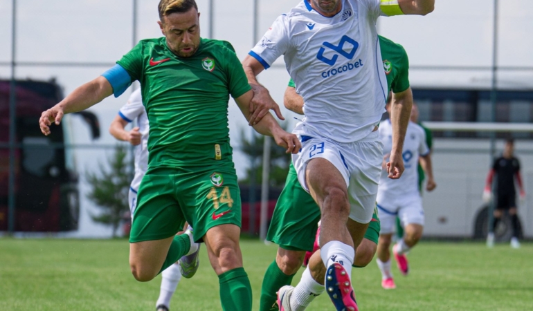 amed-sportif-faaliyetler-gurcistanli-dinamo-batumiyi-hazirlik-macinda-2-0-yendi-QIBQNL6W.jpg