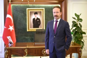 ardahan-valiligi-gorev-degisimi-cicekli-yerine-yeni-vali-atandi-ww6tr1YI.jpg