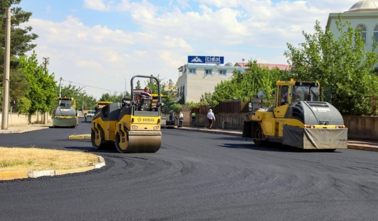 bagcilar-mahallesinde-yol-yenileme-57-bin-ton-asfaltla-165-kilometrelik-ag-guncellendi-cDvpn2lU.jpg