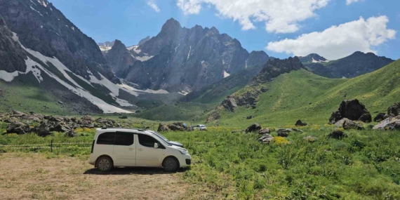 cennet-cehennem-vadisi-ziyaretcilerle-dolu-doldu-dogal-guzellikler-fotograf-karelerine-yansidi-vBKxMpaU.jpg