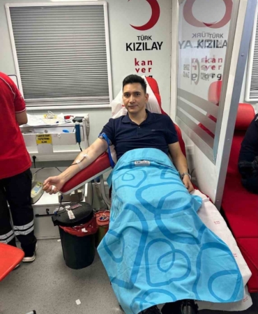 cermikte-kaymakam-karatastan-kizilay-kan-bagisi-destegi-9AmqrLCY.jpg