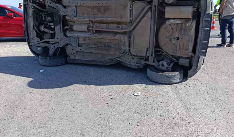 cinarda-iki-otomobilin-carpismasi-3-yarali-wKfEQIT9.jpg