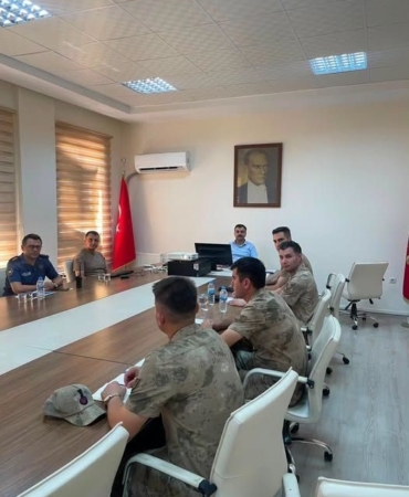diclede-asayis-degerlendirme-toplantisi-huzur-ve-guven-icin-koordineli-calismalar-HZmqYYiK.jpg