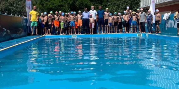 Dicle’de Gençlik ve Spor Müdürlüğü Yüzme Kursu Öğrencileriyle Buluştu