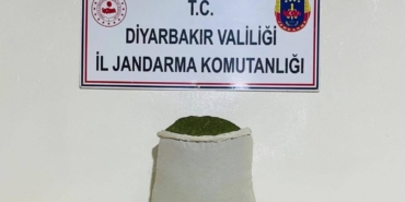 diyarbakir-jandarma-operasyonunda-144-kilogram-esrar-ele-gecirildi-ve-supheliler-hakkinda-islem-baslatildi-82asuDYL.jpg