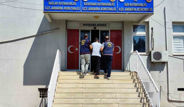 diyarbakirda-jasat-operasyonuyla-137-kisi-yakalandi-ve-adliyeye-sevk-edildi-GMlIZK2x.jpg