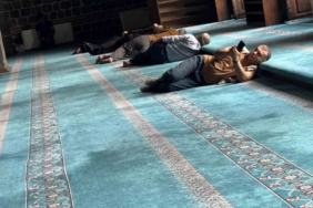 diyarbakirda-sicaklar-bastirirken-camiler-serin-bir-soluk-sunuyor-PrNXyQuK.jpg