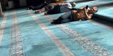 diyarbakirda-sicaklar-bastirirken-camiler-serin-bir-soluk-sunuyor-PrNXyQuK.jpg
