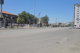 elazigda-sicaklar-sehir-hayatini-yavaslatti-sokaklar-bos-kaldi-Aq32zFcq.jpg
