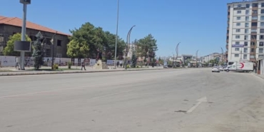 elazigda-sicaklar-sehir-hayatini-yavaslatti-sokaklar-bos-kaldi-Aq32zFcq.jpg