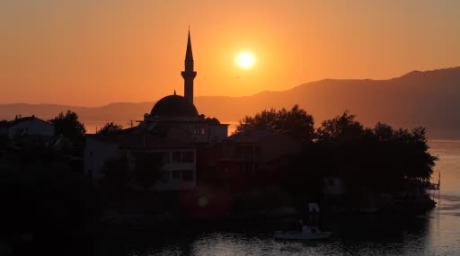 Elazığ’ın Su Seviyesindeki Yükseliş ve Gün Batımı Yansıması