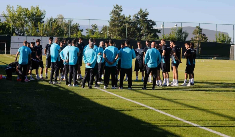 erzurumspor-ikinci-etap-kampina-bugun-basliyor-hazirliklar-ve-mac-programi-wEHR88ji.jpg