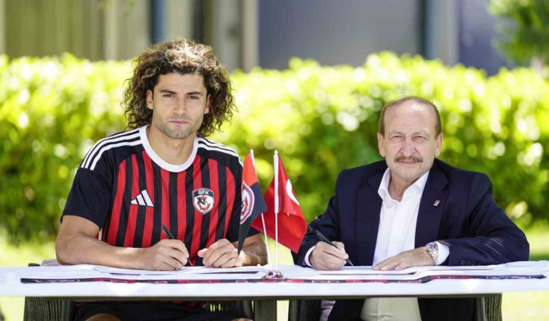 gaziantep-fk-fuat-bavuk-ile-21-yillik-anlasmayi-resmi-olarak-duyurdu-szcSvaFf.jpg