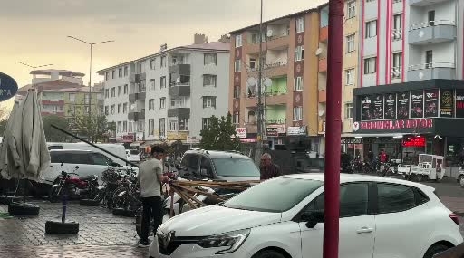 igdirda-siddetli-firtina-ve-dolu-yagisi-sonrasi-yasanan-hasar-ve-enerji-altyapi-krizi-WhZgjKIa.jpg