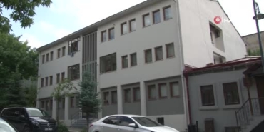 kars-valiligi-onunde-bayrak-sevgisi-kusaklar-boyunca-devam-eden-bir-gelenek-AfQC3rJd.jpg