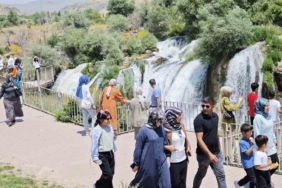 muradiye-selalesi-debinin-artisiyla-goz-kamastiran-doga-manzarasi-Gx98bzBQ.jpg