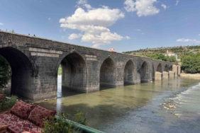 on-gozlu-kopru-diyarbakirin-susturucu-sicaklarda-gonlu-ferahlatan-noktasi-dxdaqkOn.jpg