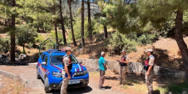 orman-yanginina-karsi-jandarma-ekiplerinin-bilgilendirme-ve-devriye-faaliyeti-hazirlikli-ve-etkili-onlemler-ccDiJln1.jpg