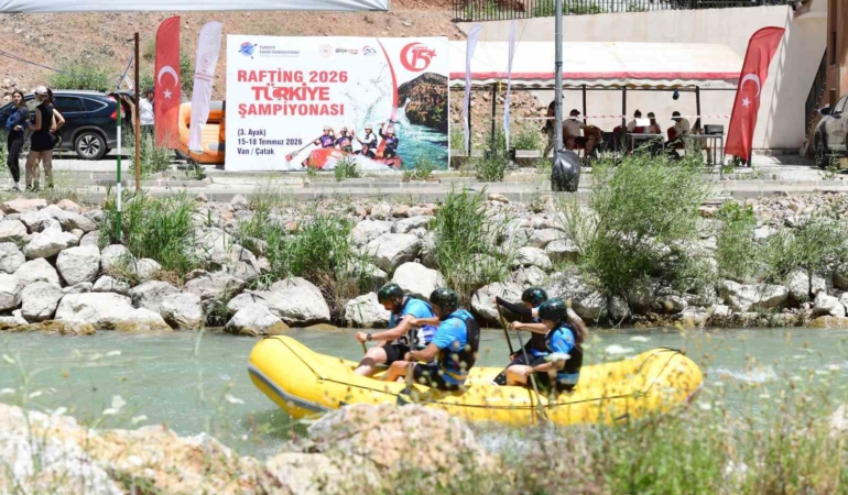 turkiye-rafting-sampiyonasi-3-ayak-van-catakta-heyecan-suruyor-cuVWHdZW.jpg