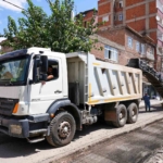 baglarda-5-caddeye-sicak-asfalt-seferi-basladi-4750-metre-10000-ton-hammaddeyle-yol-gelistiriliyor-XizVUd7x.jpg