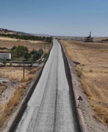 diyarbakir-buyuksehir-belediyesi-yollarinda-alt-yapi-hamlesi-kirsalda-ulasim-guclendiriliyor-jIdXPTK3.jpg