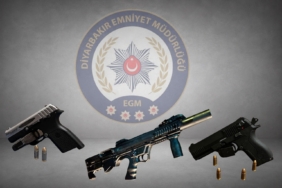 diyarbakirda-ruhsatsiz-silah-operasyonu-2-tabanca-1-tufek-ve-fisekler-ele-gecirildi-GLqw4ptL.jpg